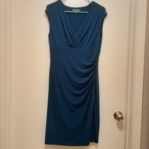 Beautiful colored dress that can be worn for birthday, dates or wedding.